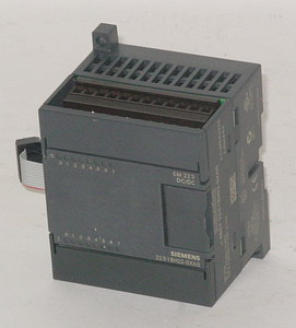 Модуль ввода-вывода EM223 8DI/DO 24VDC
